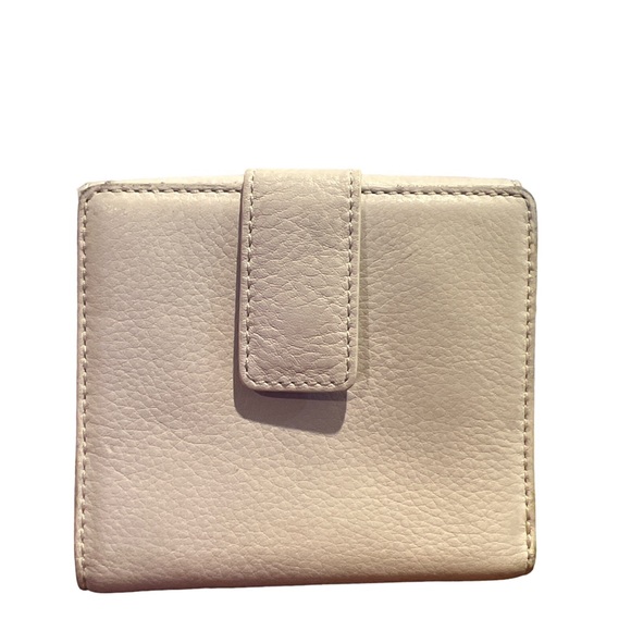 Michael Kors Small Wallet - Picture 2 of 7